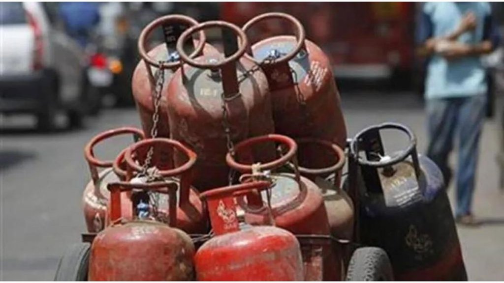 lpg cylinder | price hike | delhi |