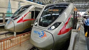 Namo Bharat | Rapid Train | delhi metro station