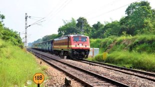 Bandra Terminus-Lalkuan Weekly SF Express, Western Railway