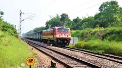 Railway News: इस रूट की स्पेशल ट्रेन के लिए आज से टिकट बुकिंग शुरू, चेक करें रूट, स्टॉपेज, टाइमिंग और शेड्यूल