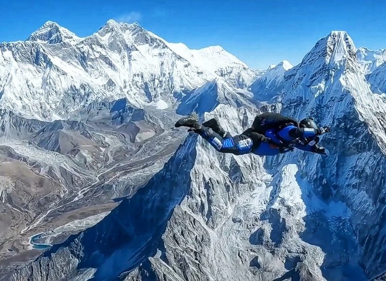 21500 feet jump Mount Everest