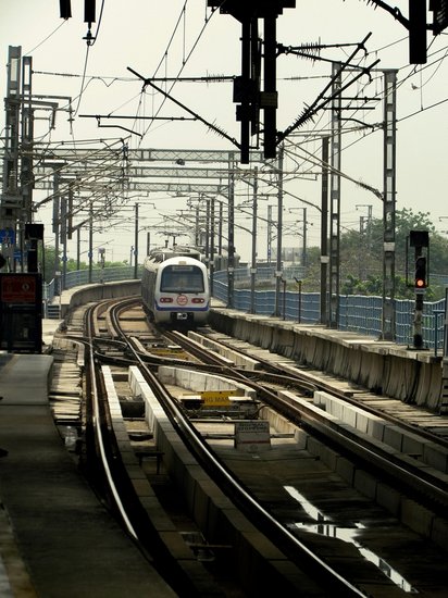 Ballast-less metro tracks