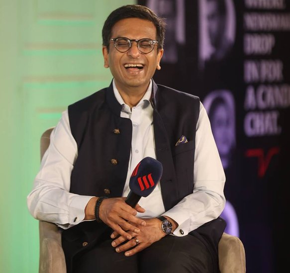CJI DY Chandrachud Pm Modi Meeting