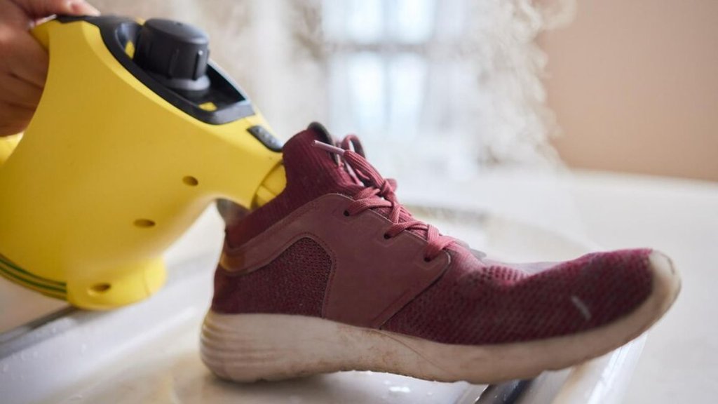 Dry Shoes Fast At Home । Dry Shoes । Dry Shoes in winter