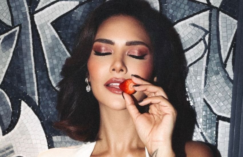 esha gupta post