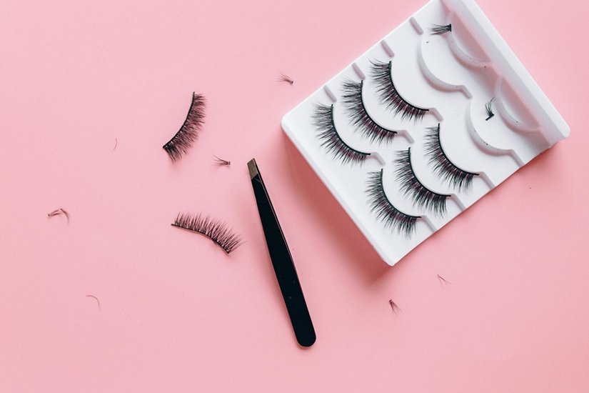 Fake eyelashes side effects