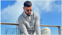 VIDEO: सिंगर गैरी संधू को लाइव शो में मिडिल फिंगर दिखाना पड़ा भारी, शख्स ने स्टेज पर चढ़कर पकड़ा गला