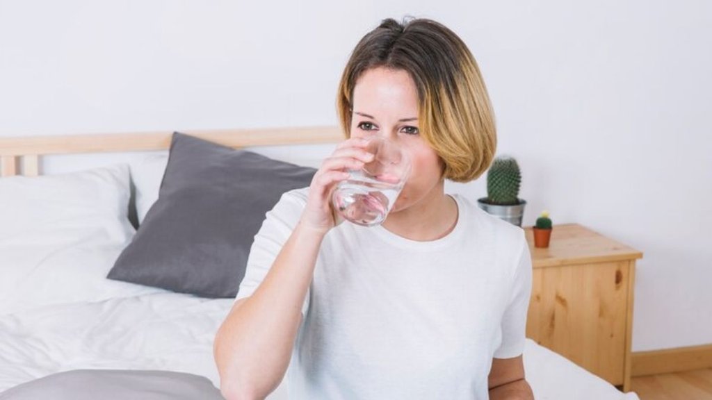 hydration tips for diabetics, summer hydration drinks, electrolyte-rich drinks, healthy summer drinks, hydration for prediabetics, natural electrolyte sources,