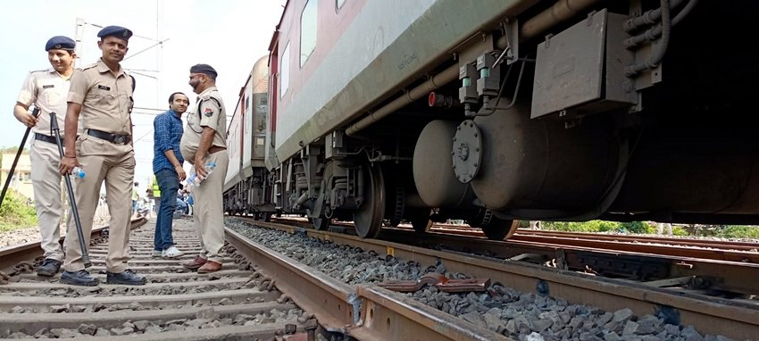 Secunderabad Shalimar Express derailment