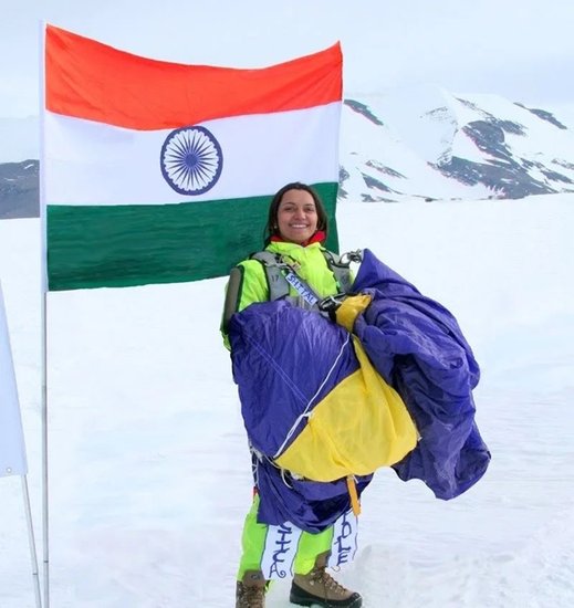 Indian woman skydiver