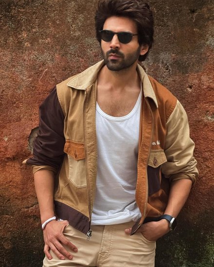 Kartik Aaryan viral video controversy