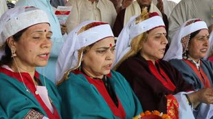 Kashmiri Pandit Women | non migrants | migrant status