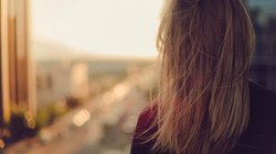 पुलिस के हत्थे चढ़ी कश्मीर की शातिर हसीना, हाइवे पर खड़ी होकर करती थी ऐसे काम, जानकर चौंक जाएंगे