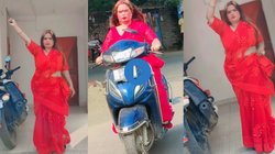 लखनऊ : पुलिस चौकी में लाल साड़ी पहन कर भाभी जी ने लहराई कटार, स्कूटी पर फुल स्वैग में बनाई रील, फिर जो हुआ…