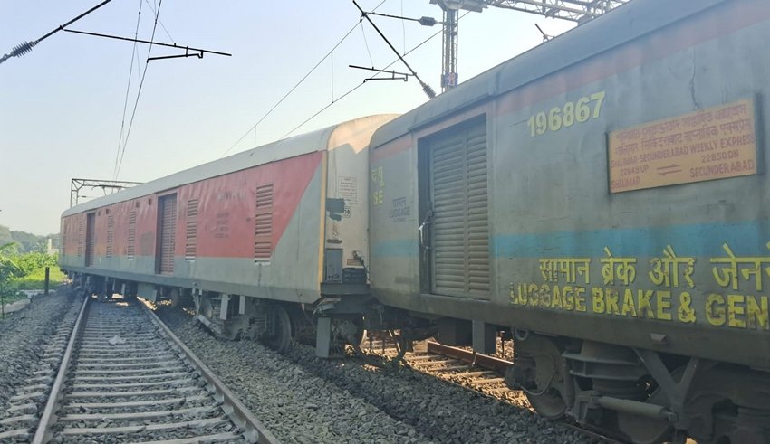 Train derailment near Howrah