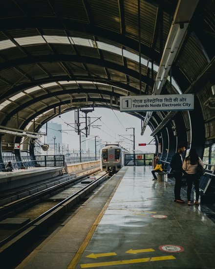 Metro track maintenance