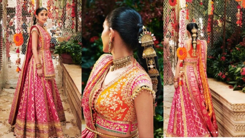 Braid Jewellery: ये असल ये ब्राइडल हेयर एक्सेसरीज है जिसे जदाई बिल्ली (Jadai Billai) भी कहा जाता है। इसमें एक हेयर ब्रोच हुक टेंपल होता है जिसे बन से लगाकर चोटी पर लगाया जाता है। ये पूरी चोटी पर फॉलो किया जाता है। (P.C.www.instagram.com/rheakapoor)