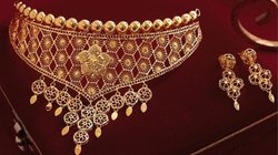 शादी है बनवा रही हैं सोने का हार, इन दिनों ट्रेंड में हैं ये Dulhan haar gold set design