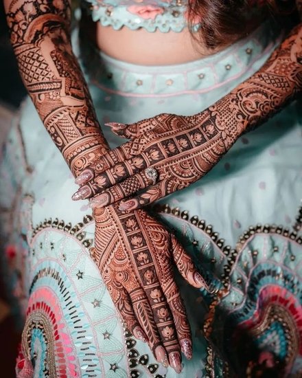 Modern Henna Art for Brides