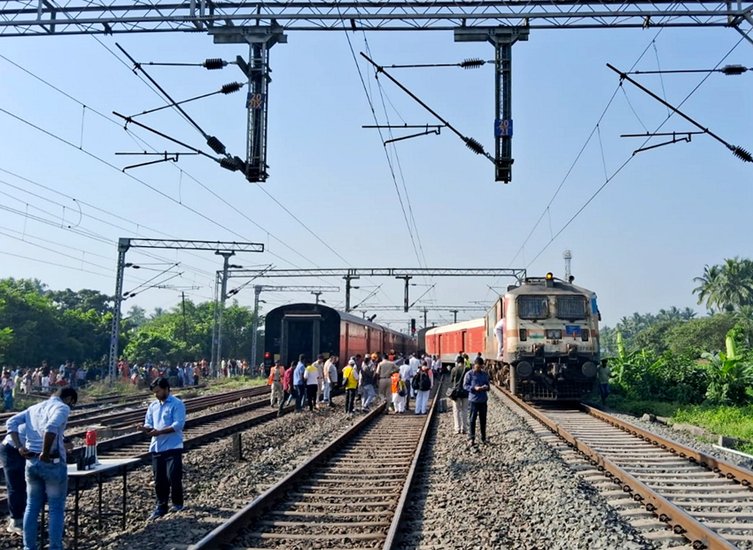 Secunderabad Shalimar Superfast Express accident
