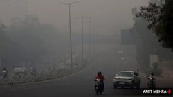 दिल्ली में कम नहीं हो रहा Pollution, कई जगह AQI 400 से ऊपर