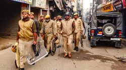 ‘DM और दोषी पुलिस अधिकारियों को किया जाए गिरफ्तार’, संभल हिंसा को लेकर इलाहाबाद हाई कोर्ट में याचिका दाखिल