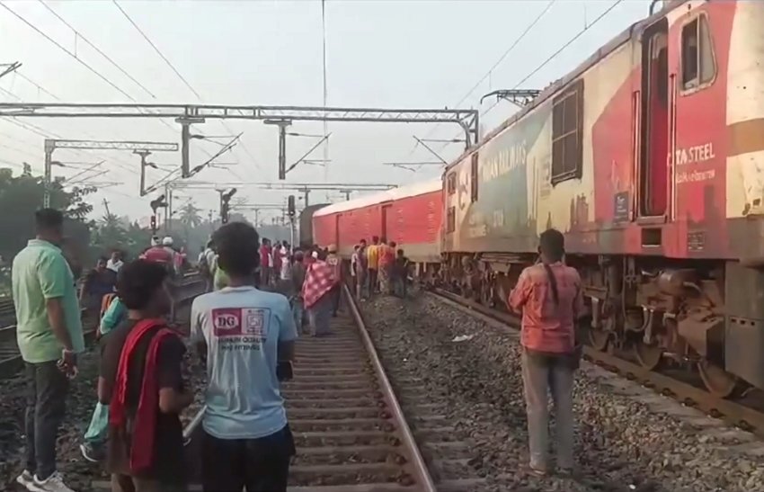 Kharagpur division train derailment