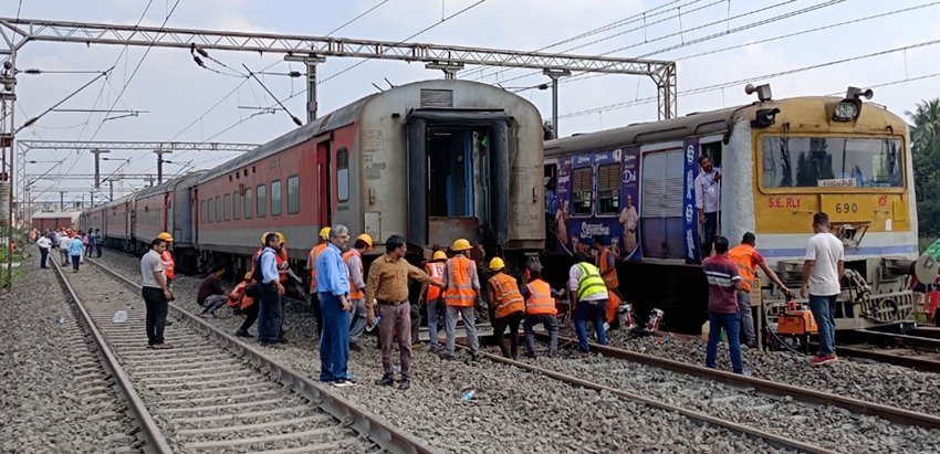 Nalpur station derailment incident