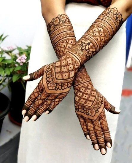 Trending Bridal Mehndi 2024