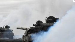 रूस-यूक्रेन ने एक दूसरे पर किए ताबड़तोड़ हमले, कई उड़ाने रद्द, मॉस्को ने कहा-यह अब तक का सबसे बड़ा हमला