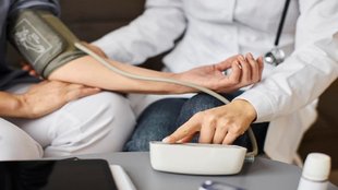 bp, blood pressure, home blood pressure monitoring, accurate readings, Dr. Sudhir Kumar, blood pressure tips, morning surge, blood pressure measurement,