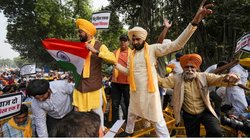 ‘मंदिरों का अपमान बर्दाश्त नहीं करेंगे’, दिल्ली में कनाडा हाई कमीशन के बाहर हिंदू संगठनों का जबरदस्त प्रदर्शन