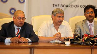 Lalit Modi accuses N Srinivasan, Lalit Modi on N Srinivasan, Lalit Modi accuses N Srinivasan of umpire fixing