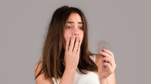 vitamin b12 deficiency causes hair loss