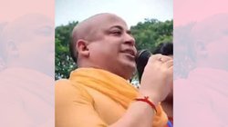 बांग्लादेश में ISKON के चिन्मय प्रभु गिरफ्तार, हिंदुओं पर हो रहे अत्याचार के खिलाफ लगातार उठाई आवाज