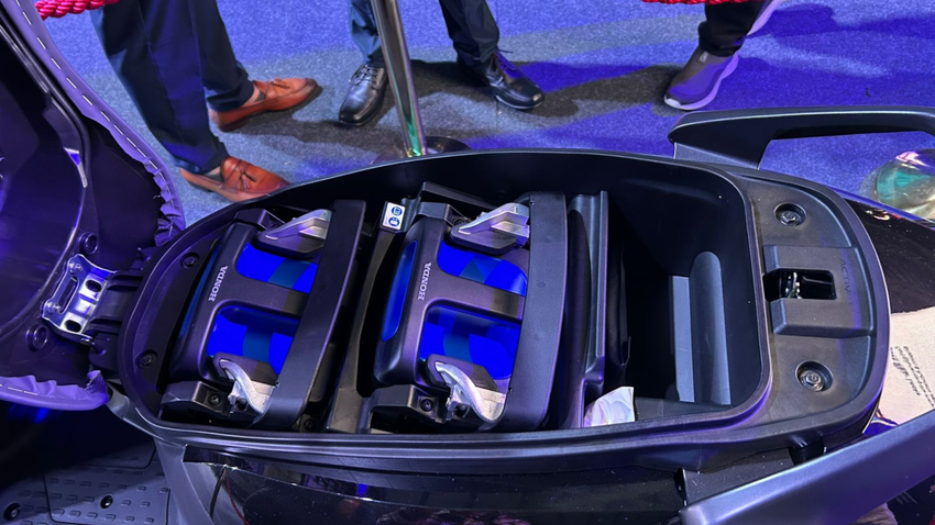 Honda Activa e: swappable battery (Image: Express Drives)