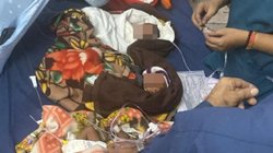 Jhansi Medical College: ‘साहब, हमारा बच्चा कौन देगा…’, झांसी मेडिकल कॉलेज के बाहर परिजनों का रो-रोकर बुरा हाल