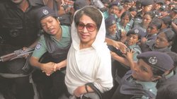 बांग्लादेश की पूर्व पीएम खालिदा जिया 6 साल में पहली बार आईं सामने, यूनुस बोले- मैं भाग्यशाली हूं