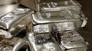 Mankhurd Police, silver, 80 crore, truck, checkpoint,