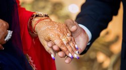 बड़े शौक से की शादी, पर अपने ही रिसेप्शन में नहीं पहुंच पाएंगे दूल्हे राजा, आखिर क्या है वजह?