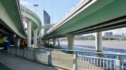 पत्नी से बीच रास्ते हुई बहस, फ्लाईओवर पर कार रोककर उतर गया पति, फिर जो हुआ…, दौड़ी-दौड़ी पहुंची पुलिस