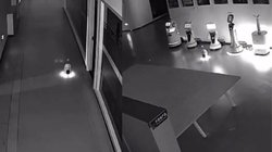 ‘क्या ओवरटाइम कर रहे हो…’, मिनी रोबोट ने ऐसा बोलकर किडनैप कर लिए 12 बड़े रोबोट्स