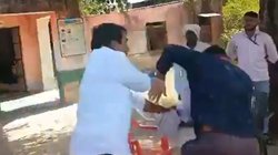 Rajasthan News: निर्दलीय प्रत्याशी ने चुनाव ड्यूटी पर तैनात SDM को मारा थप्पड़, मच गया हड़कंप, देखें Viral Video