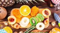 Seasonal Fruits Benefits: सर्दी के मौसम में मिलते हैं ये मौसमी फल, आप भी अपने डाइट में करें शामिल; यहां देखें लिस्ट