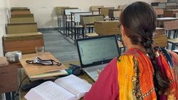 सैनिक स्कूल में निकली टीचर्स की भर्ती, 35 हजार से लेकर 60 हजार तक है सैलरी, ऐसे करें अप्लाई