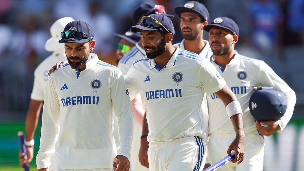 Jasprit Bumrah, Damien Fleming, Siraj, Adelaide, Adam Gilchrist, Pat Cummins