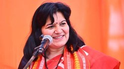 कौन हैं पूर्व IAS अपराजिता सारंगी? प्रियंका गांधी को 1984 वाला बैग देकर क्यों हो रही चर्चा