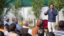 ऑटो ड्राइवर की बेटी की शादी में 1 लाख रुपये की रकम देंगे अरविंद केजरीवाल, 10 लाख तक के इंश्योरेंस का भी किया वादा