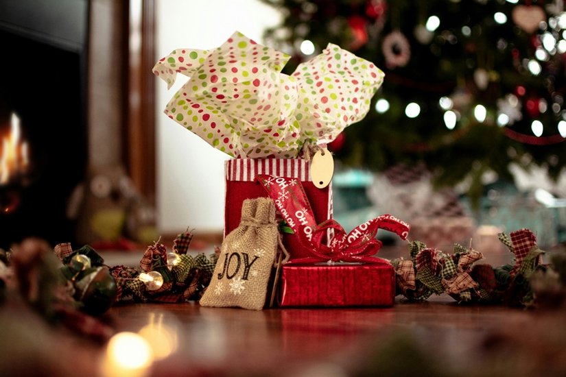 Christmas gift wrapping