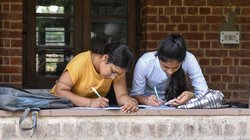 DU में स्कॉलरशिप के लिए 30 दिसंबर तक करें आवेदन, जानें कौन कर सकता है अप्लाई